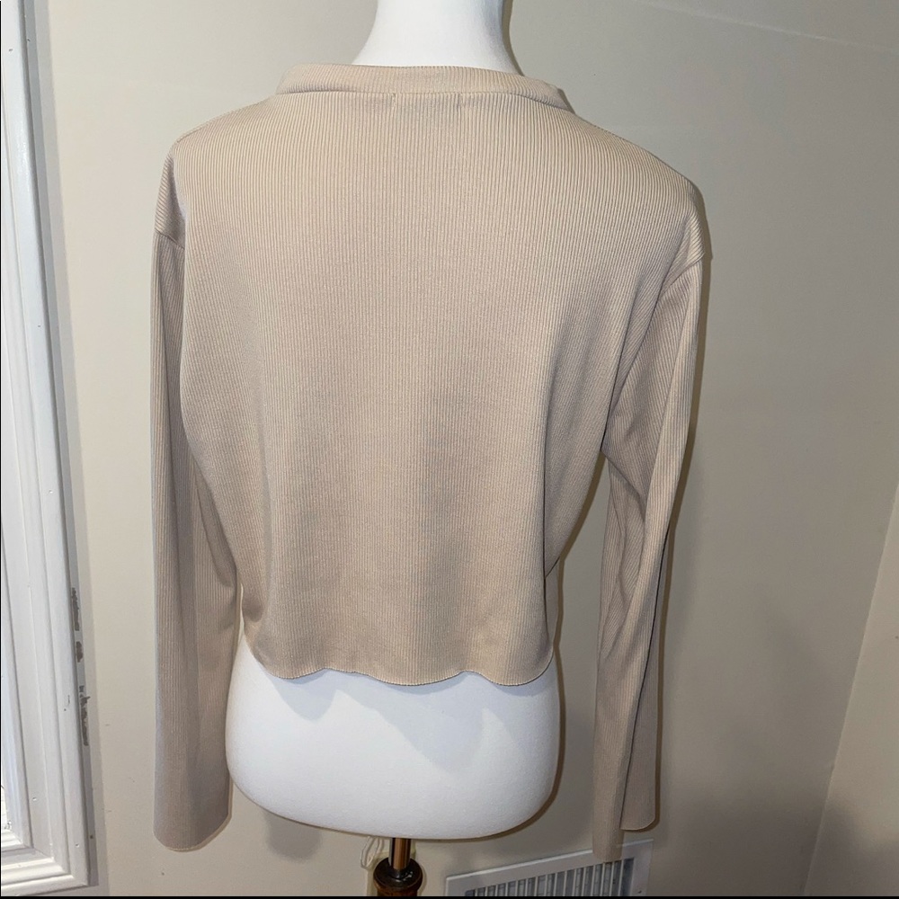 Ribbed Long Sleeve Crop Top - Picture 7 of 9